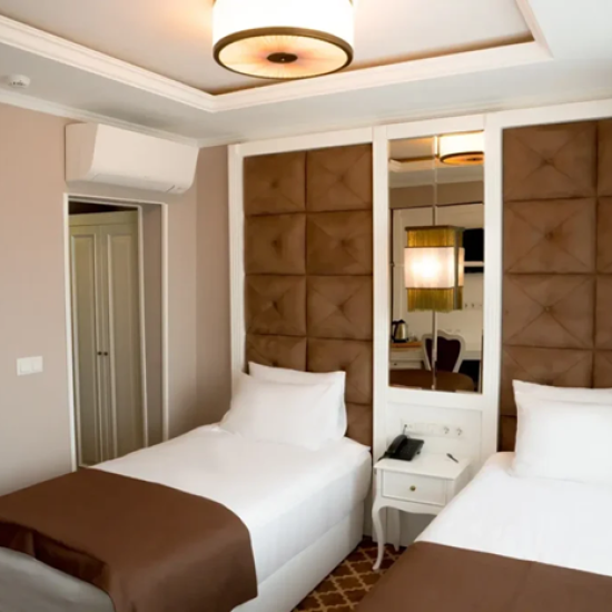 Комфорт и красиви гледки с Нощувка за до 4 души в хотел Арпезос, гр. Кърджали от Makaroon