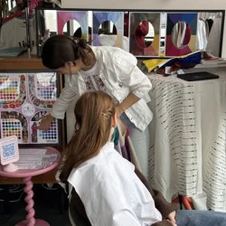 Засияйте в своята собствена палитра с Цветови анализ на живо или онлайн Засияйте в своята собствена палитра с Цветови анализ на живо или онлайн