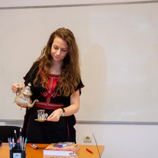 Потопете се в арабската култура и открийте един цял нов свят с Уъркшоп по арабски език от Makaroon Потопете се в арабската култура и открийте един цял нов свят с Уъркшоп по арабски език от Makaroon