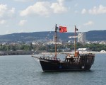 Подарете си една необикновена морска разходка за двама с кораб Св. Тома край Варна от Makaroon Подарете си една необикновена морска разходка за двама с кораб Св. Тома край Варна от Makaroon