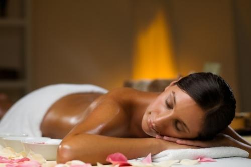 Перфектен подарък преживяване за жени е масаж или друга СПА процедура.